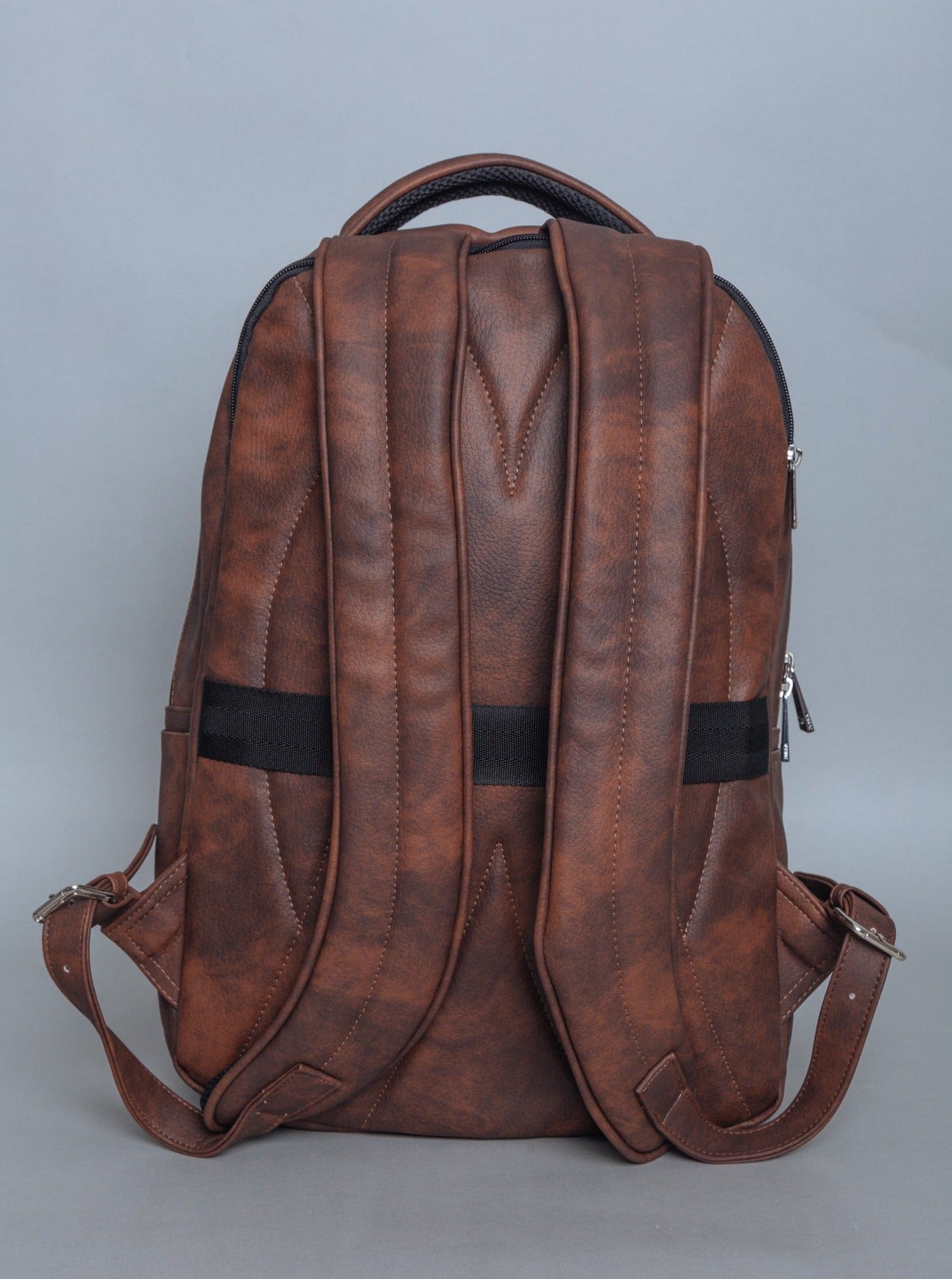 BACKPACK TITAN MARRÓN - ZUSSA