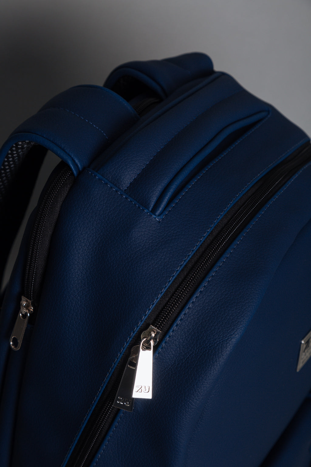 BACKPACK TITAN AZUL NAVY - ZUSSA