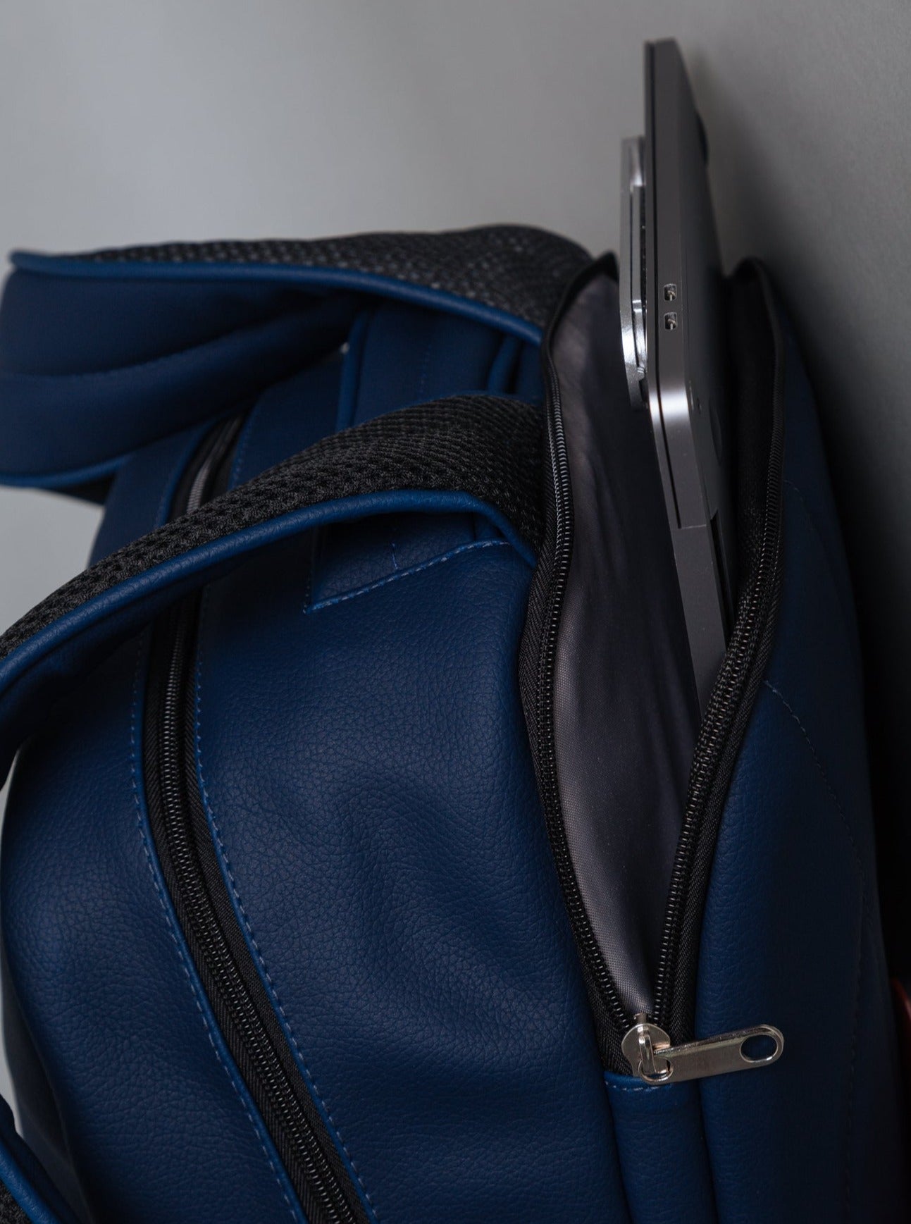 BACKPACK TITAN AZUL NAVY - ZUSSA
