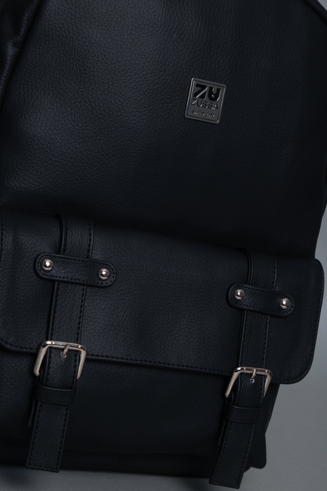 BACKPACK TITAN NEGRO - ZUSSA