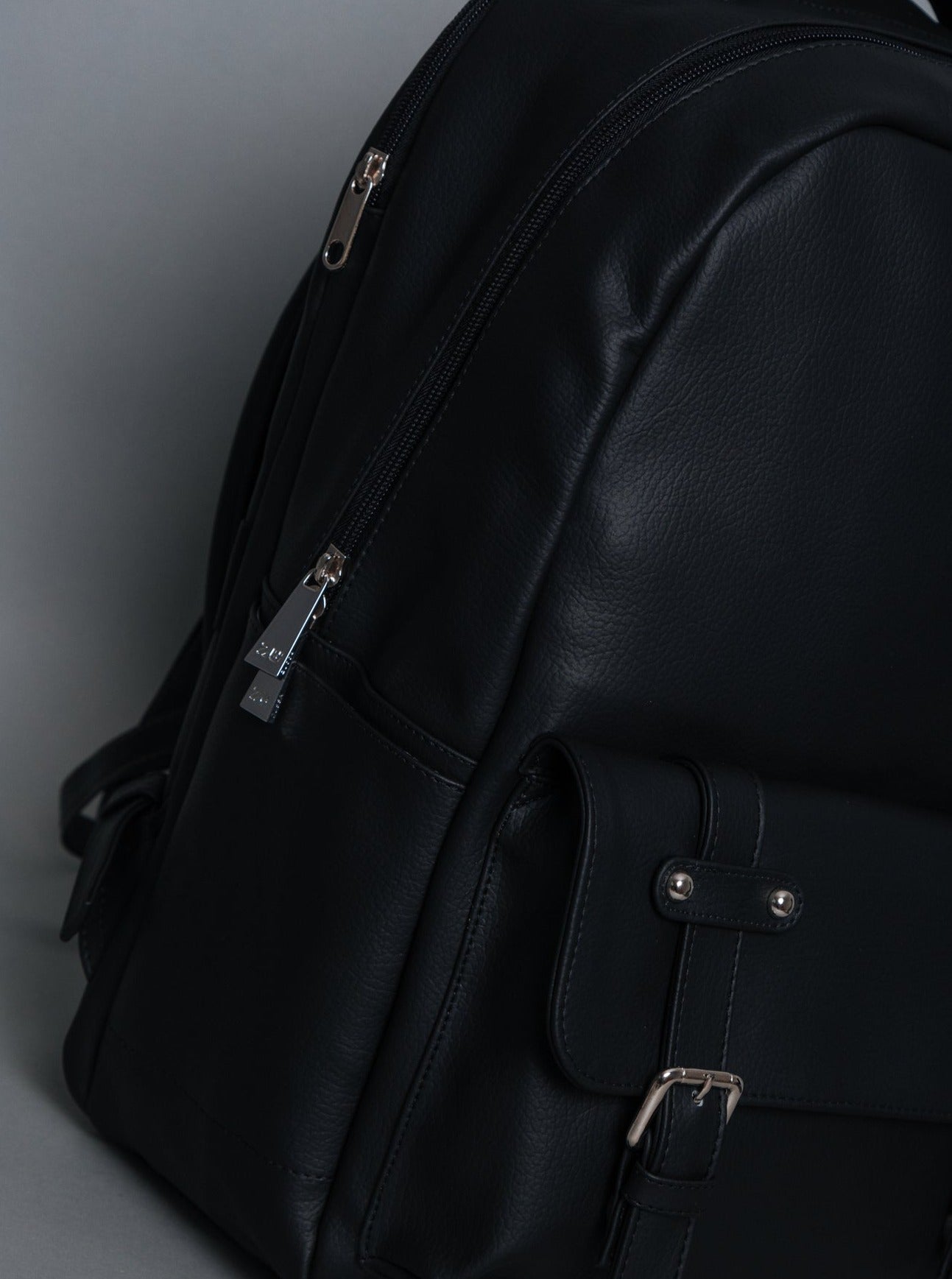 BACKPACK TITAN NEGRO - ZUSSA