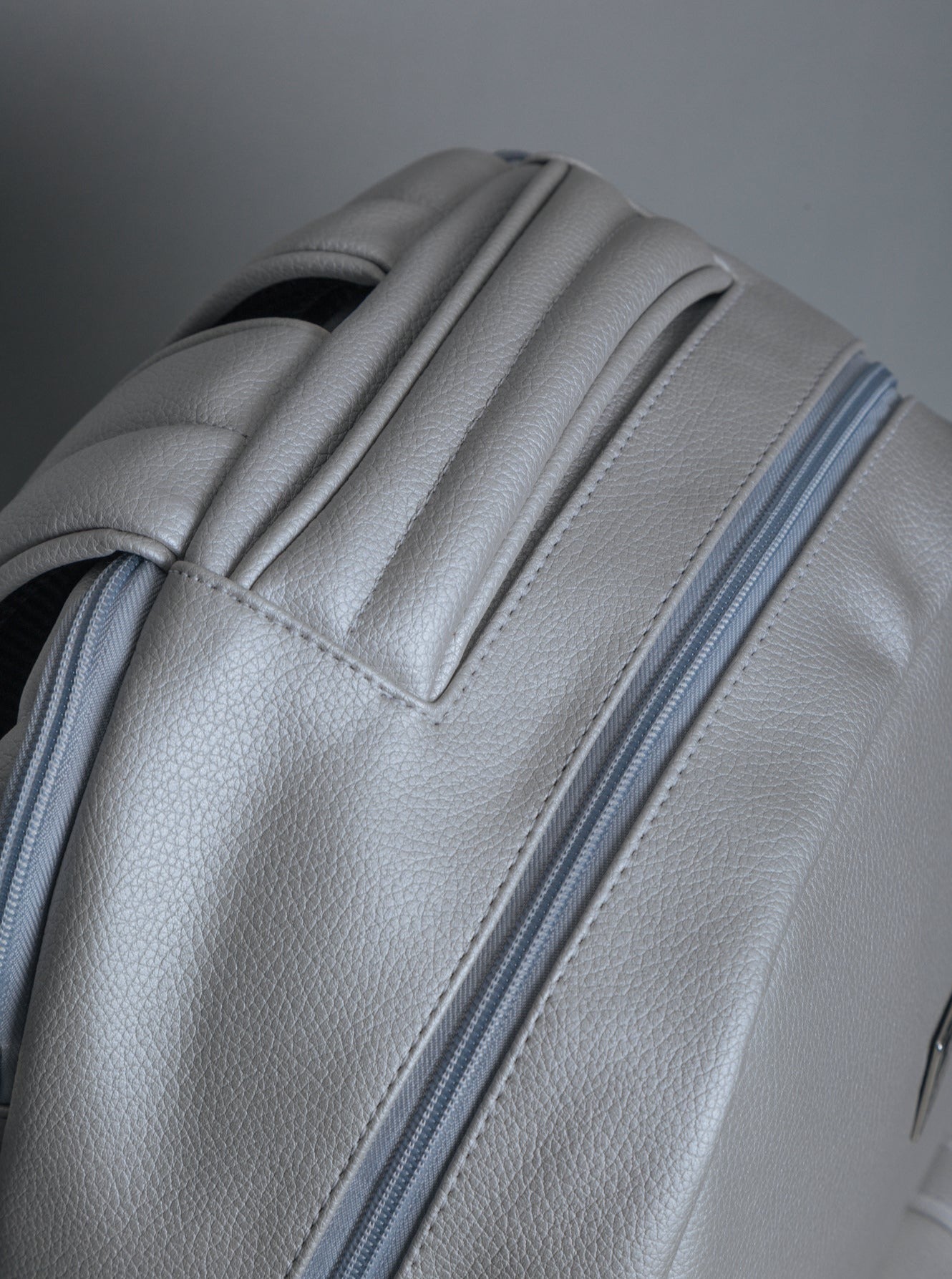 BACKPACK TITAN PLATA