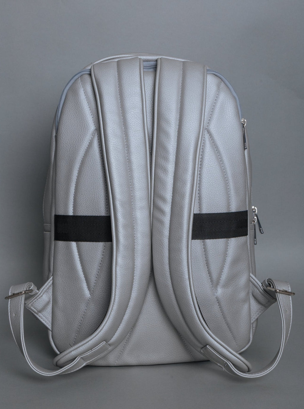 BACKPACK TITAN PLATA - ZUSSA