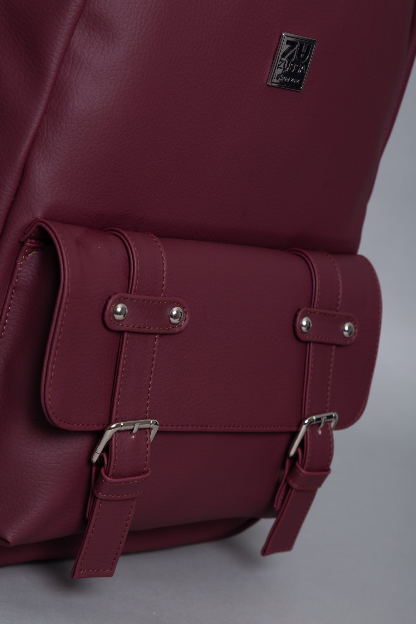 BACKPACK TITAN VINO TINTO - ZUSSA