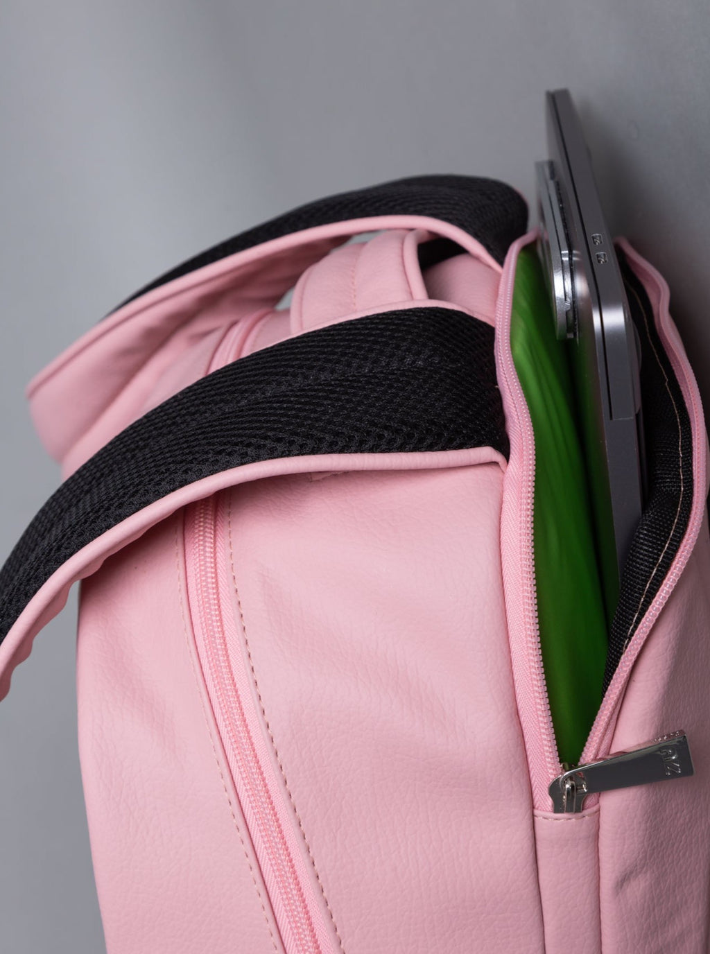 BACKPACK TITAN ROSADO - ZUSSA