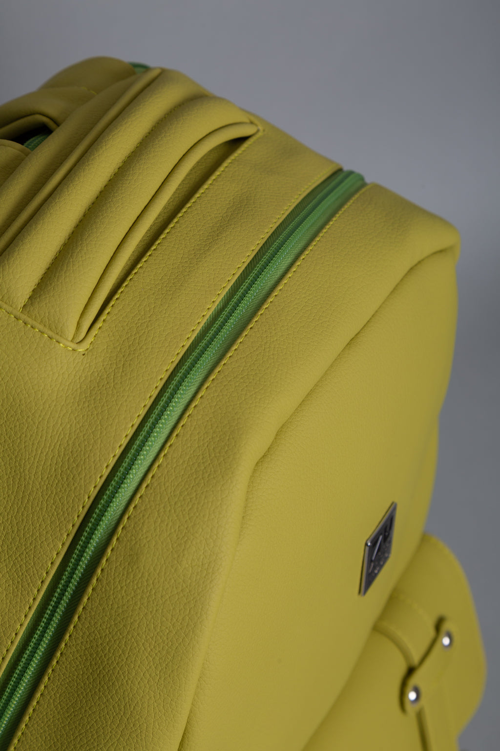 BACKPACK TITAN VERDE LIGHT - ZUSSA