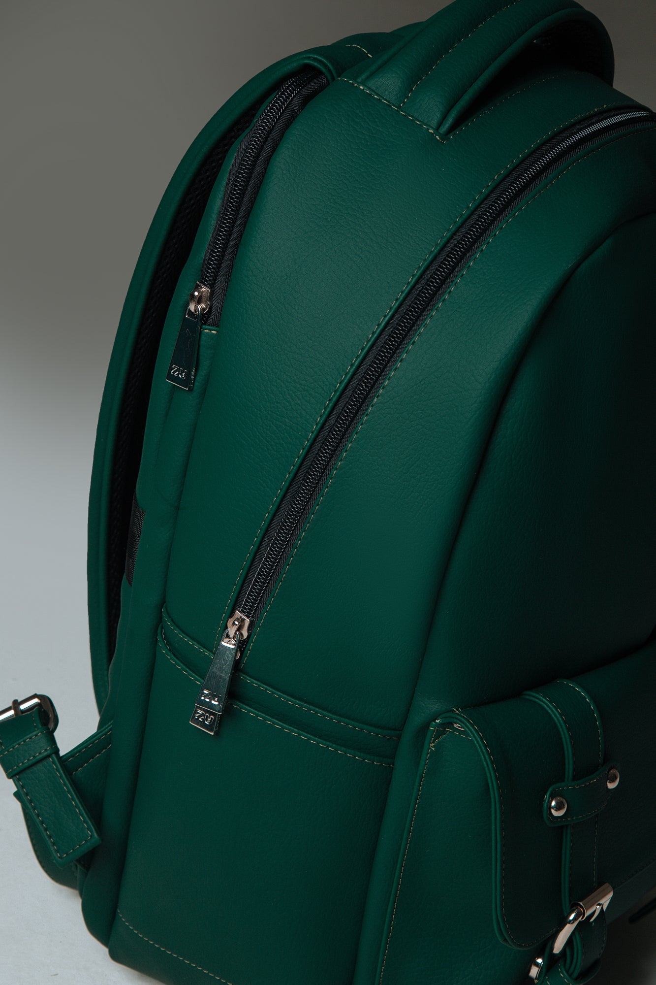 BACKPACK TITAN VERDE SELVA - ZUSSA