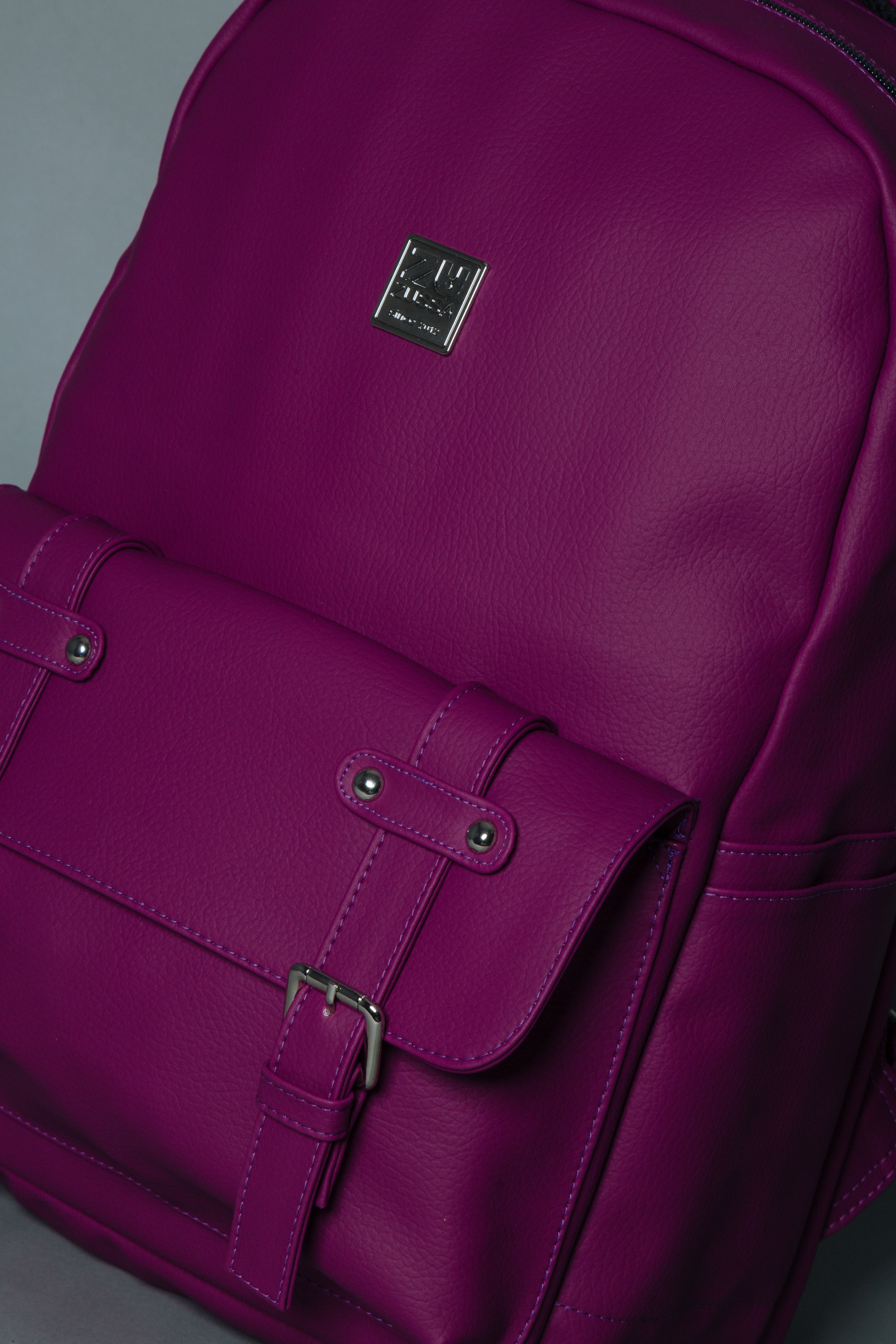 BACKPACK TITAN MORADO - ZUSSA